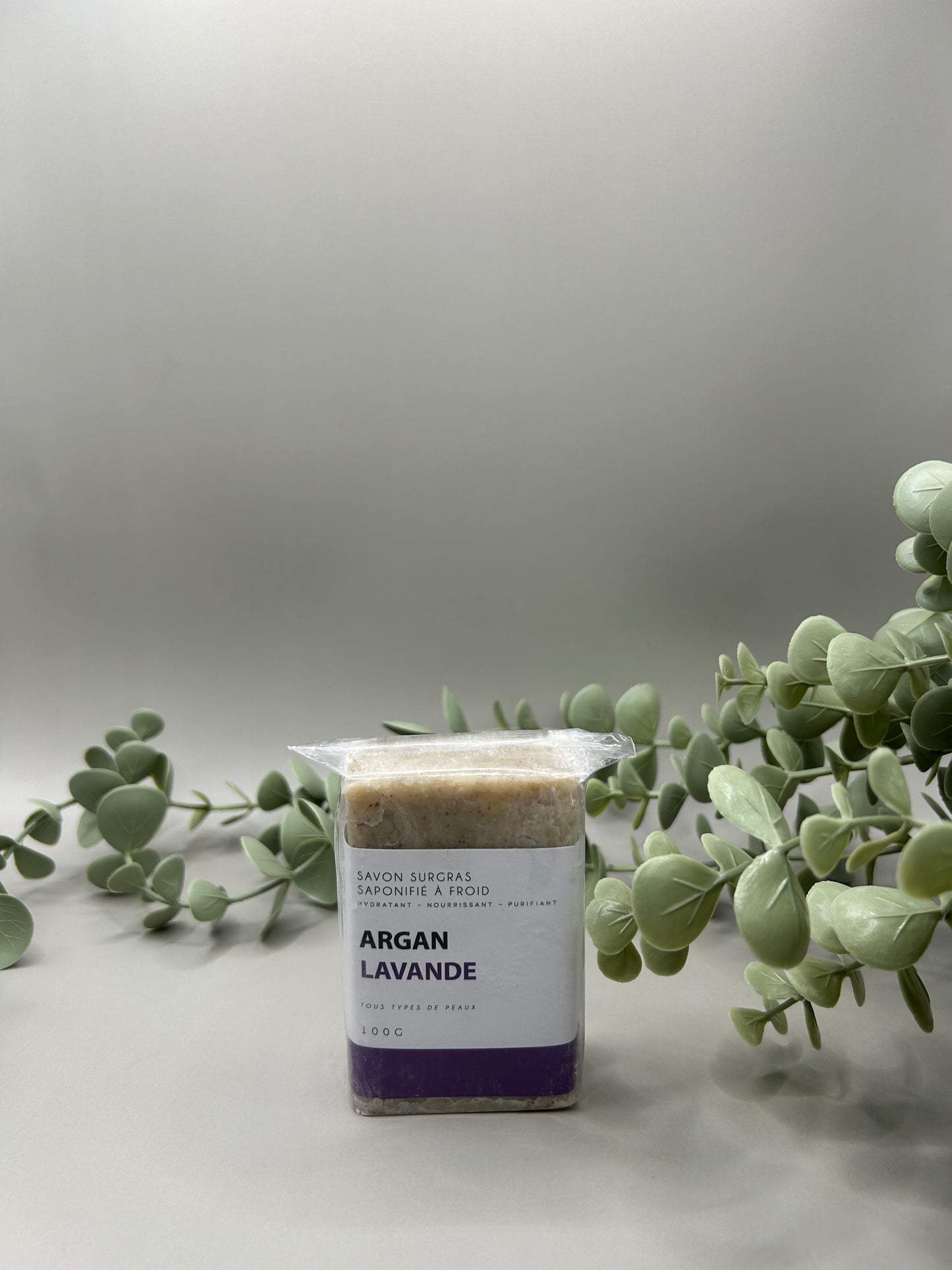 Savon Artisanal Argan & Lavande – Saponifié à Froid | Hydratant, Nourrissant & Purifiant – 100g | NIYA TIJARA