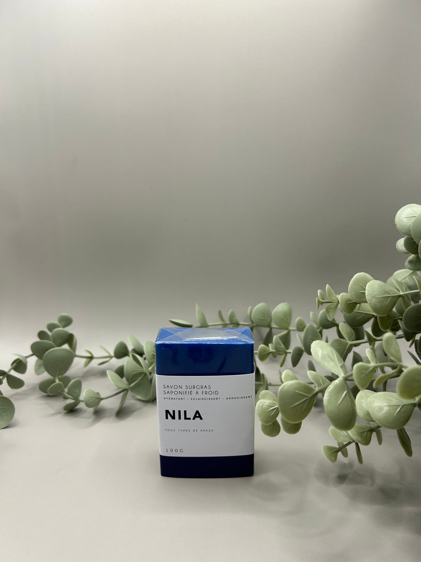 Savon Artisanal au Nila – Saponifié à Froid | Hydratant, Éclaircissant & Adoucissant – 100g | NIYA TIJARA